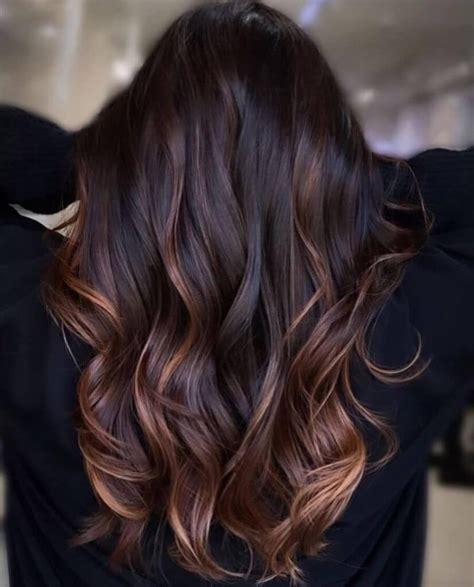 Colore capelli Balayage ombré e 35 sfumature per il 2025