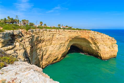 Laissez Vous Charmer Par La Ville De Carvoeiro Ce Petit Bout De