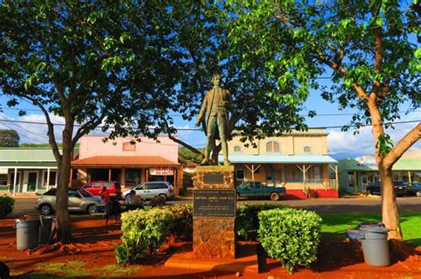 Captain Cook statue - Waimea Kauai - Hawaii | X days in Y