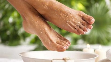 The Best Homemade Foot Scrub to Cure Your Dry, Cracked Heels