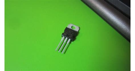 Біполярний NPN транзистор TIP120 60V 5A TO-220