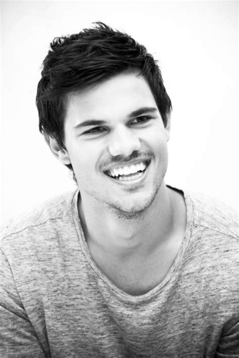 Brilliant Disguise | Taylor lautner, Beautiful men faces, Handsome ...