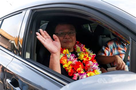 遭控台諜判刑獲釋 李孟居返台親吻自由之地 影 兩岸 中央社 Cna