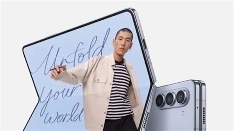 Galaxy Z Fold Erstes Offizielles Marketing Bild Zeigt Uns Das Neue