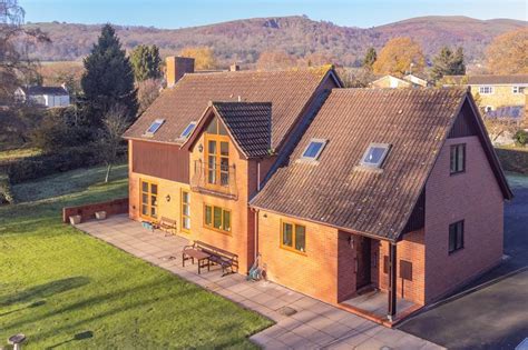 Chapel Brook Upper Welland Road Bed Detached House