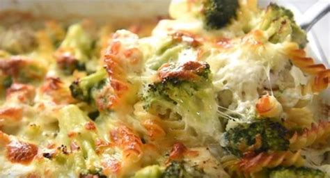 Des pâtes gratinées au four avec poulet et brocoli une recette