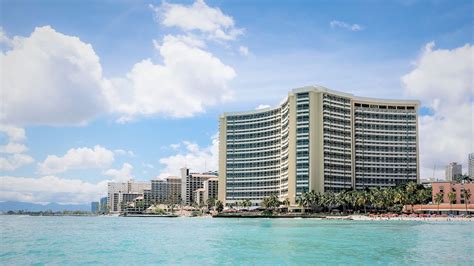 Sheraton Waikiki Wedding Packages | Destination Weddings