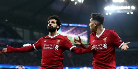 محمد صلاح يتفوق على جيرارد وتيرى فى قائمة أفضل لاعبى العالم بالعقد