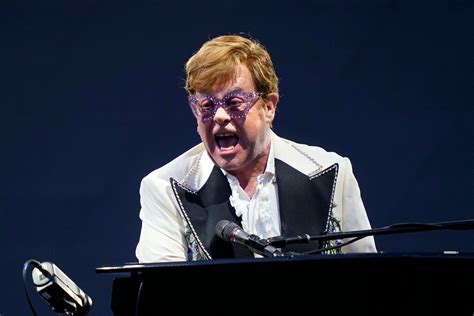 From The End Of The World To Your Town Elton John S Goodbye In Philly