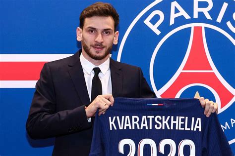 Psg Complete Signing Of Napoli Winger Khvicha Kvaratskhelia