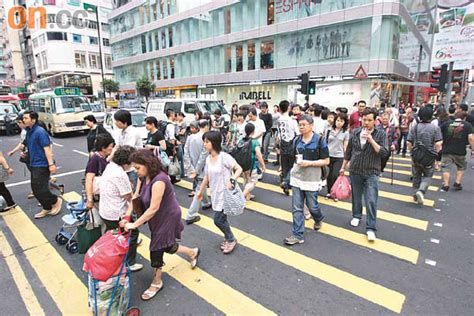 54市民關注民生議題 東方日報