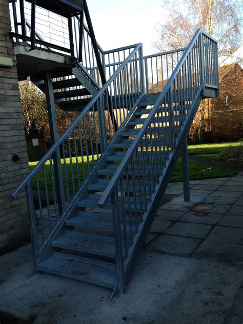 Prefabricated Metal Stairs Customizable Steel Staircases