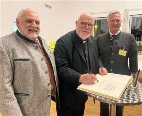 Ovb Heimatzeitungen Kardinal Marx Tr Gt Sichins Goldene Buch Ein