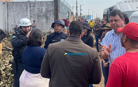 Prefeitura E Pm Tentam Nova Desocupa O Em Rea P Blica Invadida Na