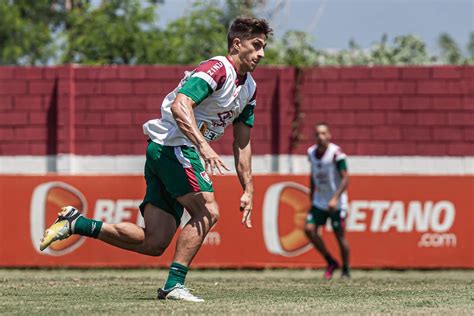 No Fluminense Gabriel Pirani Celebra Reencontro Fernando Diniz