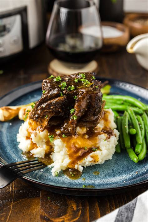 how to cook beef short ribs in a crock pot