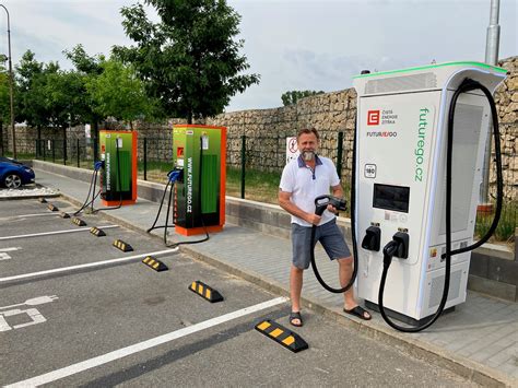 Ez V Mikulov Otev El Nejrychlej Dob Jec Stanici Pro Elektromobily V R