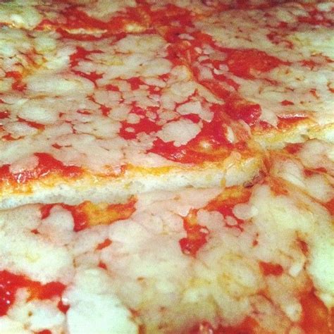 Tripoli Pizza - Delicious Pepperoni Pizza