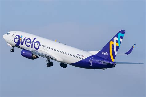 Avelo Airlines Diversifies Its Fleet With Boeing 737-700 Arrival ...