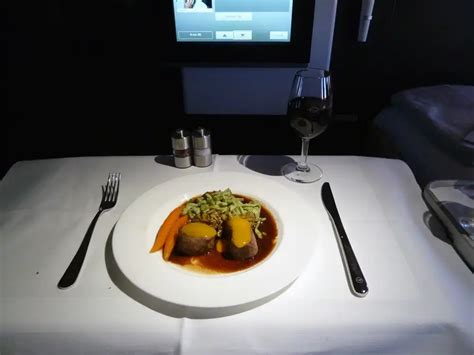 Review: Lufthansa 747-400 First Class | LUXVISOR