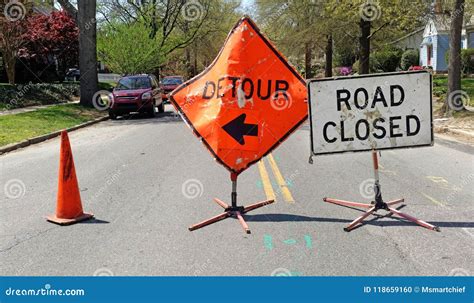 DETOUR and ROAD CLOSED Signs Stock Photo - Image of detour, repair: 118659160