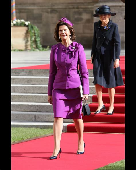 Vid O La Reine Silvia De Su De Sortant De La Cath Drale Notre Dame De