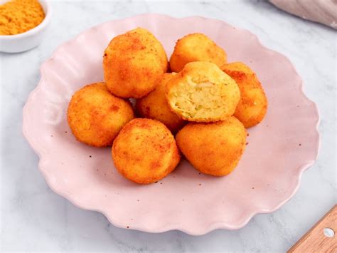 Croquetas de pollo al curry cremosas y fáciles de hacer en casa