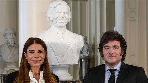 Javier Milei Inaugur El Busto De Carlos Menem Les Duela O No Ha