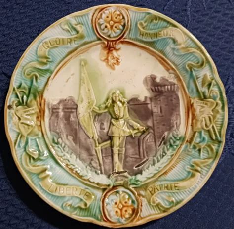 Ancienne Assiette En Barbotine Jeanne D Arc Fa Ence De Onnaing Cor De