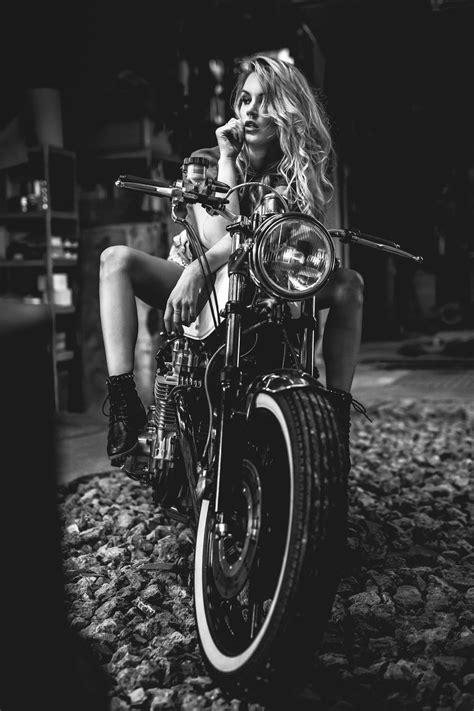 Best Motorbike Motorbike Girl Bobber Chopper Motorcycle Photo Shoot