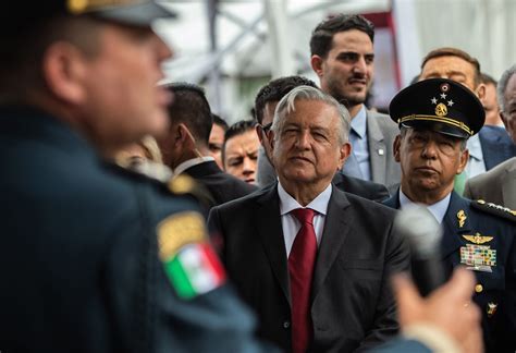 Amlo Engañó A Una Multitud De Migrantes Español