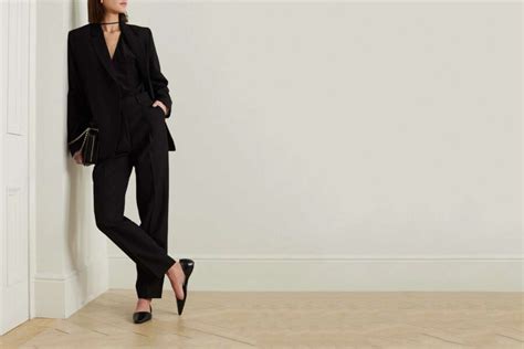 A Modern Guide To Business Professional Attire For Women