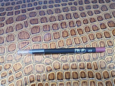 Карандаш для губ Pin-up "Pin Up" Luxvisage 1000035413 купить от 456 руб ...