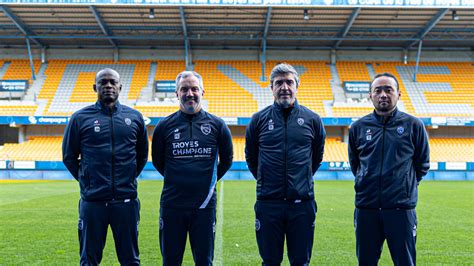 Les Staffs Des Clubs De Ligue 2 BKT