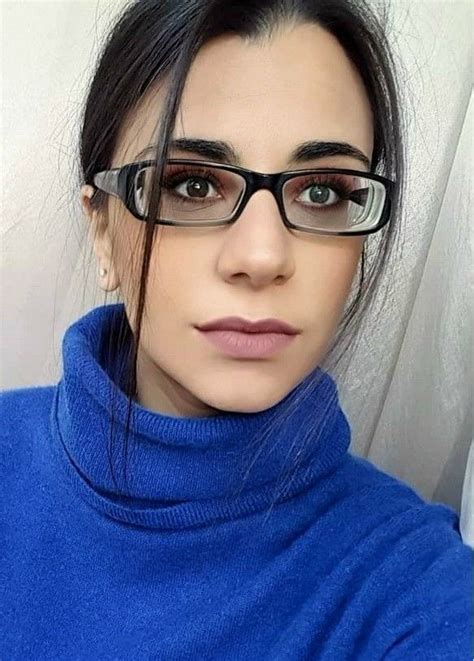 「girls With Glasses」おしゃれまとめの人気アイデア｜pinterest｜farzana【2021】 メガネ女子 眼