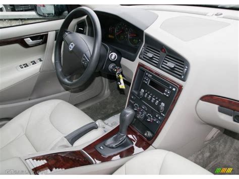 Taupe Interior 2008 Volvo S60 2.5T AWD Photo #41511485 | GTCarLot.com