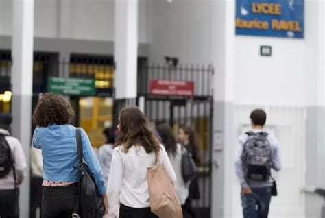 Lycée Maurice Ravel C est un échec politique estime Roger Chudeau