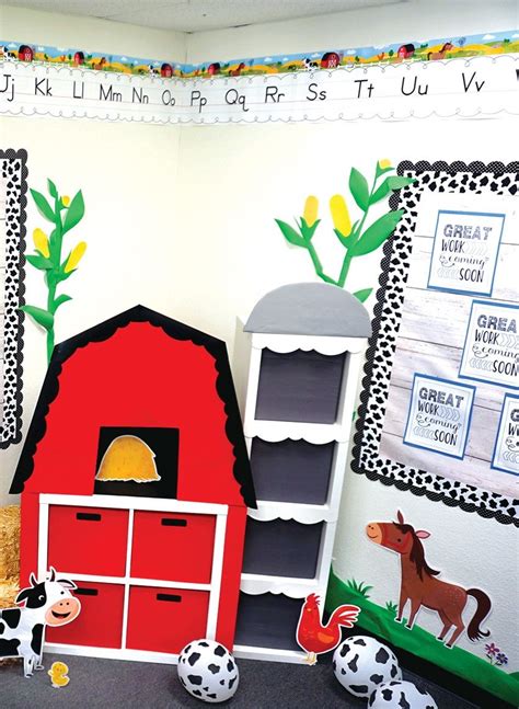 Farm Friends Classroom Bulletin Board With Barn Set Up And Jumbo Farm