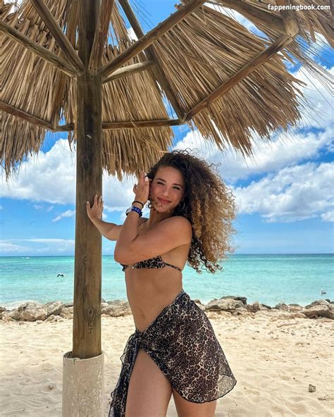 Sofie Dossi Nude The Fappening Photo 7086673 FappeningBook