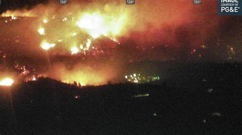 Fast-moving wildfire forces evacuations in Yosemite gateway town