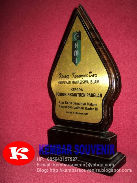 Harga Plakat Jual Plakat Plakat Akrilik Plakat Seminar Trophy