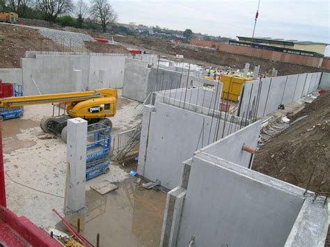 Precast Concrete Retaining Wall Panels