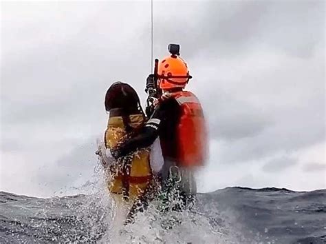 Supで漂流の大阪の女性 14時間後に救助 40キロほど離れた場所で発見 沖縄・竹富町 沖縄タイムス＋プラス ニュース 沖縄タイムス＋プラス