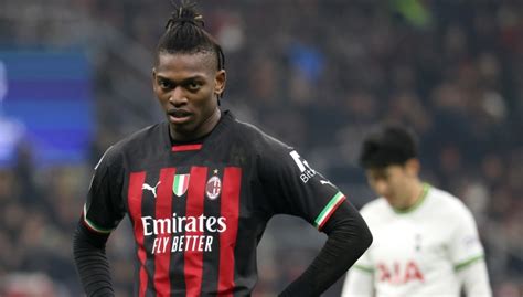 AC Milan coach Stefano Pioli reveals deep secrete about Rafael Leao's ...