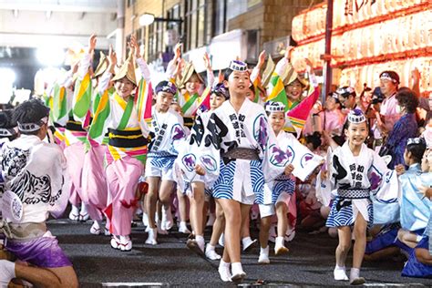 地域と踊り手と観客が一体となる、初台阿波踊り大会。 区政情報 渋谷区ポータル