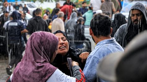 Berliner Tageszeitung L Grimas Y Oraciones En Una Morgue De Gaza De