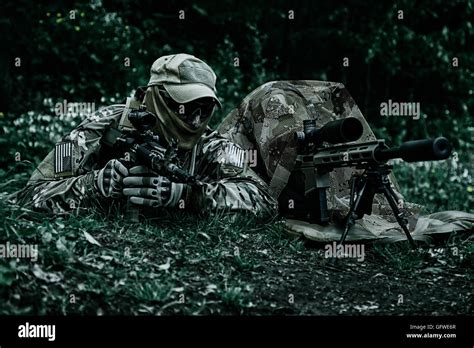 Sniper And Spotter Of Green Berets Stock Photo Alamy