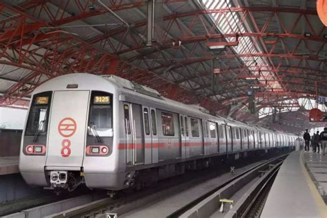 Metro Timing Change Delhi Metro Will Run From 3 25 AM This Sunday