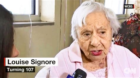 中英對照讀新聞》woman Turns 107 And Shares Her Secret To Longevity I Never