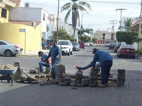 Bachean calles y avenidas de Mazatlán para mejorar la movilidad en la